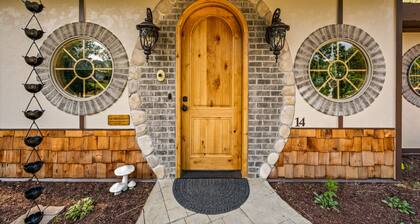 Howards Hollow! Earth Home at The Forgotten Forest!