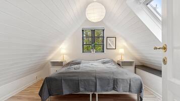 9 soverom, reiseseng for barn og wi-fi (inkludert)