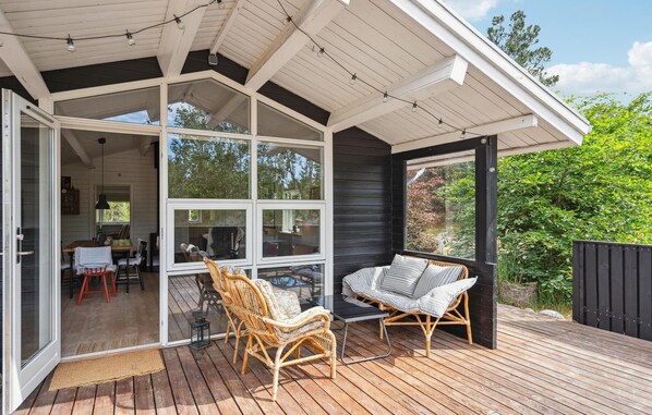 Outdoor dining - Stunning home in ålbæk with kitchen (Ålbæk)