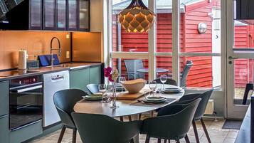 Réfrigérateur, plaque de cuisson, lave-vaisselle, cafetiÚre/bouilloire