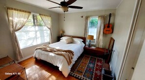 Room - Song Farm Guesthouse - Winnsboro! (Winnsboro)
