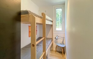 3 bedrooms, travel crib, free WiFi