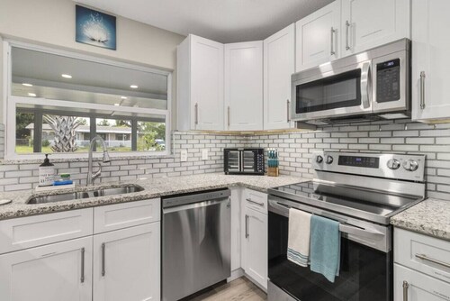 Luxury Pool 5BR/3BA Launchpad