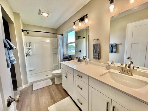 Spectacular Cedar Falls Townhome!