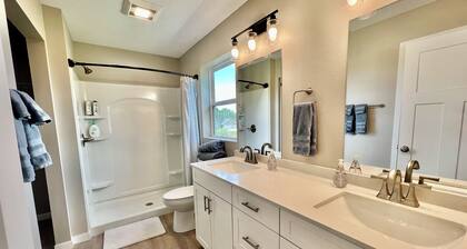 Spectacular Cedar Falls Townhome!