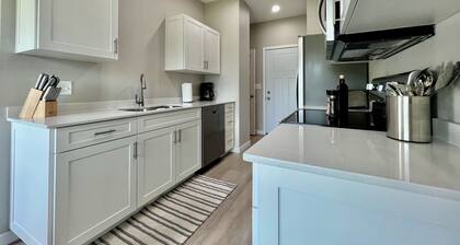 Spectacular Cedar Falls Townhome!