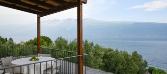 "oleandro" Apartment Directly on the Lake