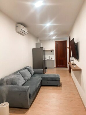 Living area - Tân Sơn Nhất 2 bedrooms apartment (Thành phố Hồ Chí Minh)