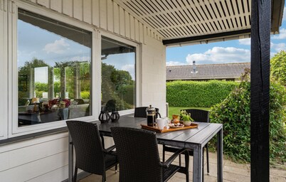 Stunning home in Bogense with WiFi