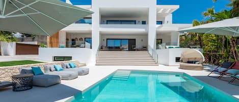 Piscine couverte, piscine chauffée