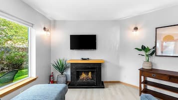 Leilighet – classic | Oppholdsområde | Flatskjerm-TV