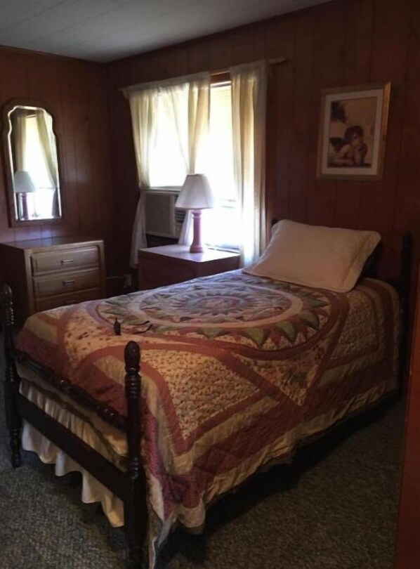 2 bedrooms, bed sheets