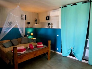 1 chambre, fer et planche à repasser, lit parapluie, Wi-Fi gratuit