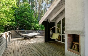 Terrace/patio - Lovely home in Rønde with kitchen (Rønde)