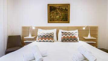 2 bedrooms, desk, iron/ironing board, Internet