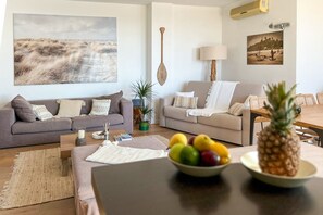 Living area - Infinity - Stunning Sea View Penthouse (Vieste)