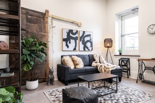 Juno Lofts: Memories of Gastown