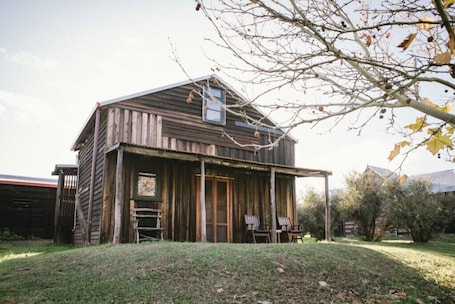 Exterior. "Dairy" Rustic style accommodation with Mod Cons