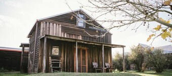 "Dairy" Rustic style accommodation with Mod Cons