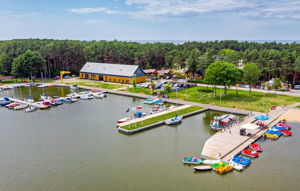 Marina - Lovely home in Jaroslawiec with WiFi (Jaroslawiec)
