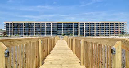 UPDATED Beach Front Condo - Holiday Isle 302 - Pool, Sauna, Hot Tub, Grill, W/D