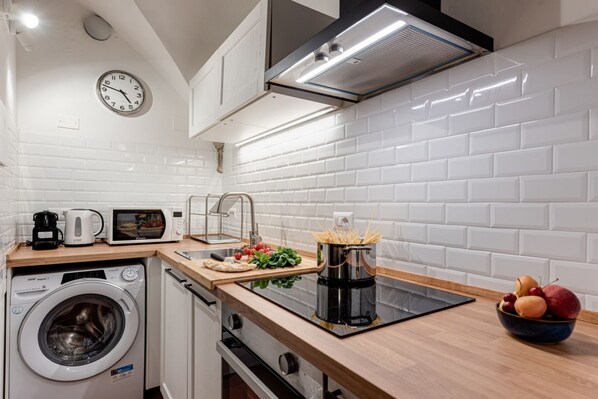 Fridge, microwave, stovetop, dishwasher - Miriam - Sweet Dreams in Florence (Firenze)