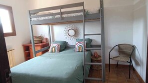 2 chambres, bureau, lit parapluie, Wi-Fi gratuit