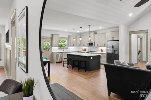 The Rendezvous, 3BR/3BA Retreat on the Trail in Bella Vista