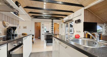 Nice home in Harboøre with sauna