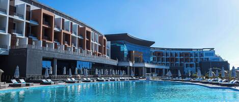 Seasonal outdoor pool