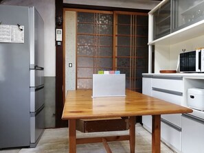 Fridge, microwave, stovetop, electric kettle