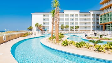 Alberca techada y alberca climatizada