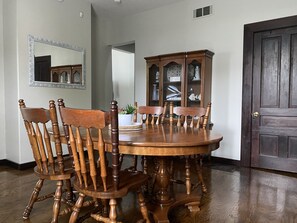 Dining - The Seabreeze (Dayton)