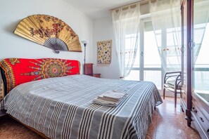 2 Schlafzimmer, Schreibtisch, Bügeleisen/Bügelbrett, Internetzugang