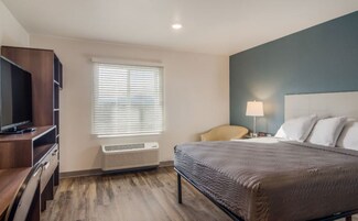 Individually furnished, desk, laptop workspace, free WiFi