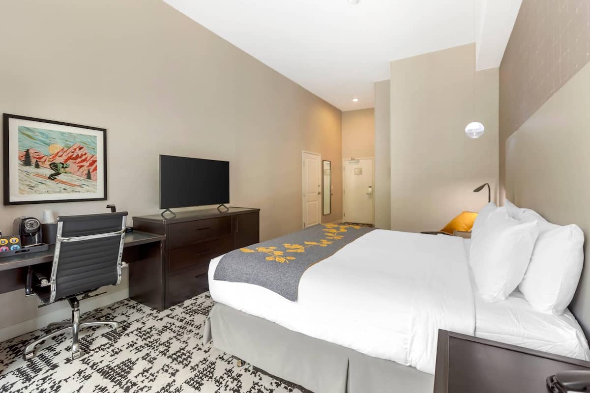 Kamer, 1 kingsize bed, toegankelijk voor mindervaliden, niet-roken | Luxe beddengoed, bedden met traagschuimmatrassen, een bureau