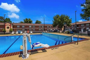 Piscina stagionale all'aperto