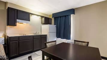 Cortinas opacas, tabla de planchar con plancha, wifi gratis