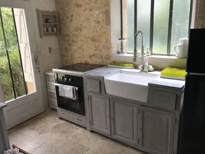 Private kitchen - Le Périgourdin Appartement Duplex Dans Maison (Saint-Cyprien)