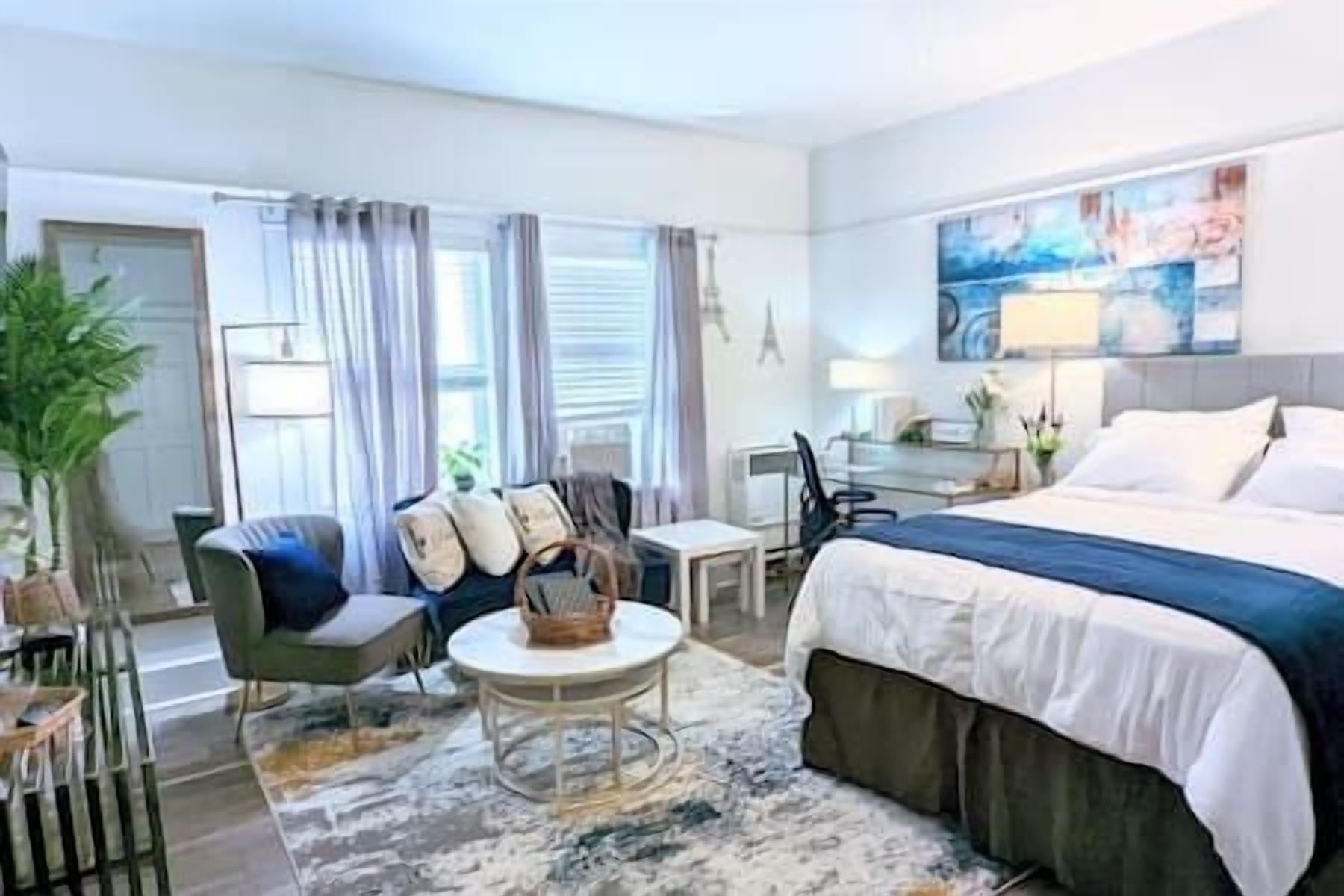 Metro Paris - 3 Day Minimum - Secluded Studio Near the Beach