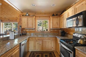 Refrigerador, microondas, parrilla de estufa y lavavajillas 
