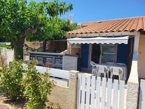 تناول الطعام بالخارج