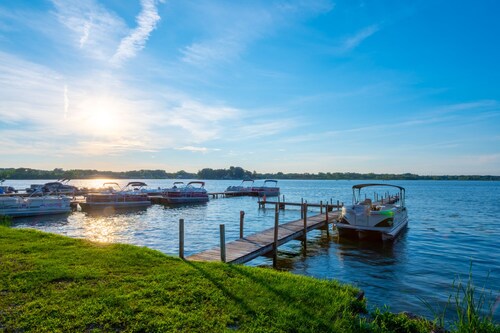 Lakefront Getaway with Exciting Activities and Craft Brewery