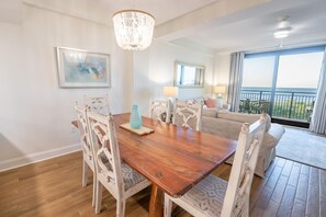 Dining - "406a Shipwatch" Wild Dunes 3 BR Penthouse sleeps 7 (Isle Of Palms)