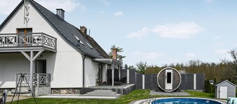 Nice home in Gniewino with kitchen