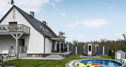 Nice home in Gniewino with kitchen