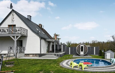 Nice home in Gniewino with kitchen