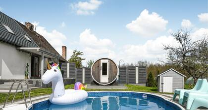 Nice home in Gniewino with kitchen