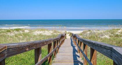 Oceanfront | Renovated Penthouse Villa | Magnificent Intracoastal and Atlantic Views | 3 King Beds