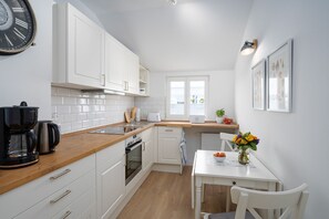 Unclassified image, 4 of 27, button